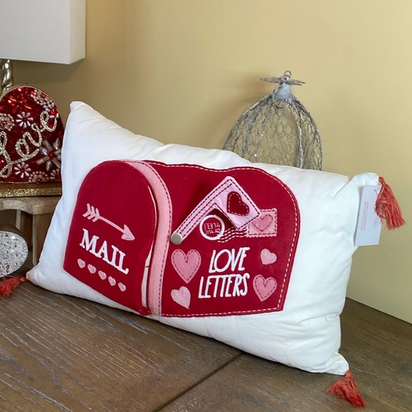 NEW! Shabby Chic Farmhouse Vintage Inspired Valentine Mailbox Accent Pillow - Picture 4 of 11